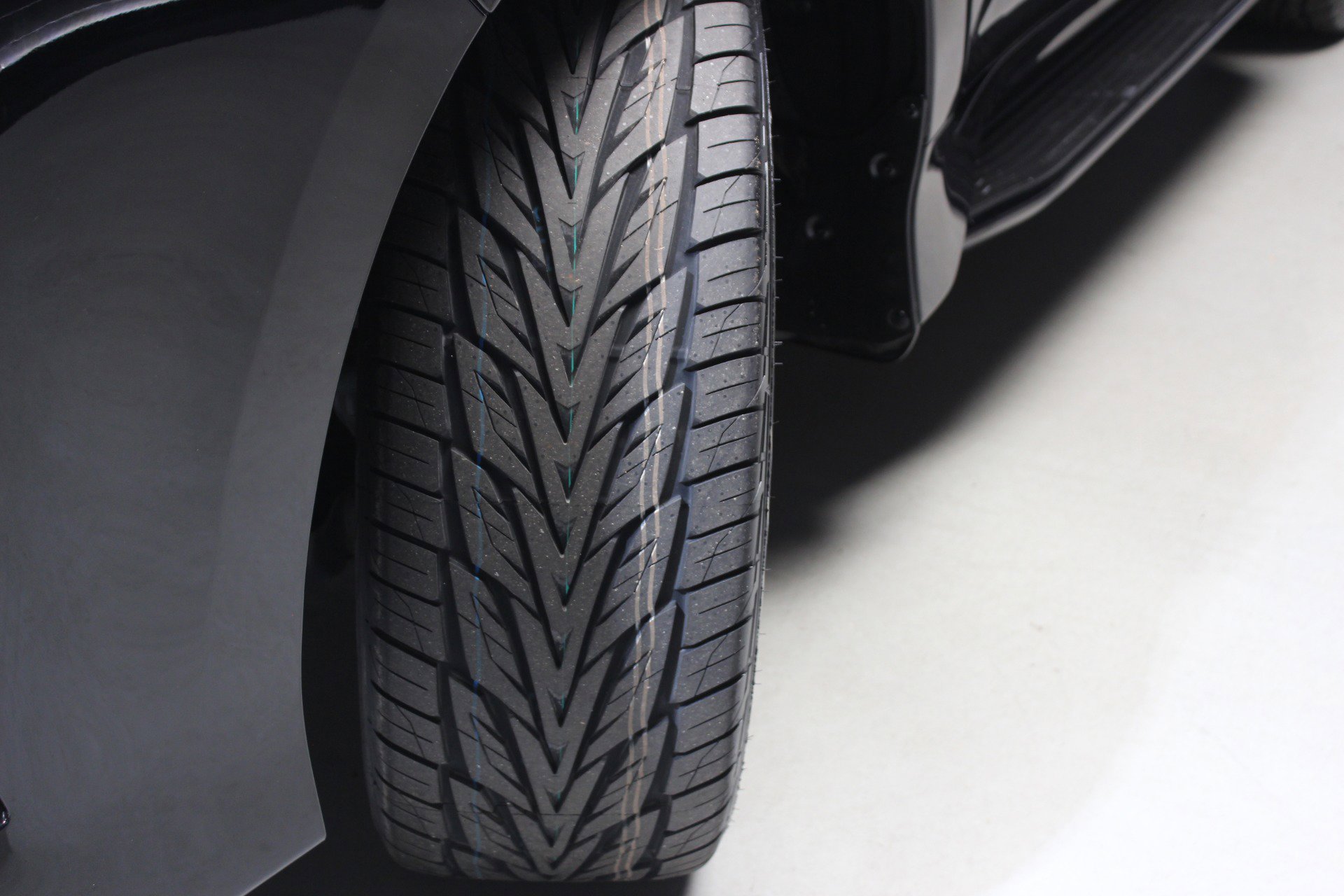 Used 2019 Lexus LX 570 Three-Row Inspiration Series w w/ Inspiration Series image 18