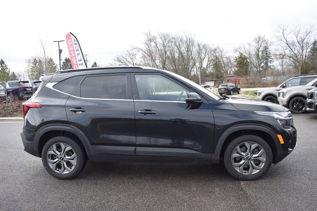 Certified 2024 Kia Seltos S image 2