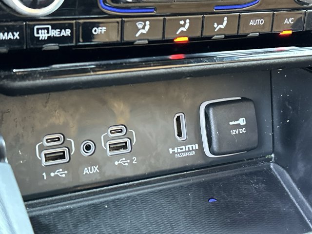 Used 2022 Jeep Grand Cherokee Summit w/ Luxury Tech Group V AWD/4WD image 29