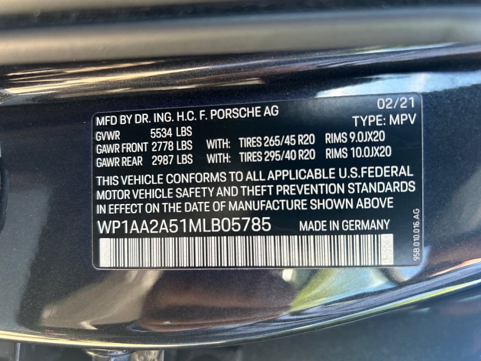 Used 2021 Porsche Macan AWD/4WD image 35