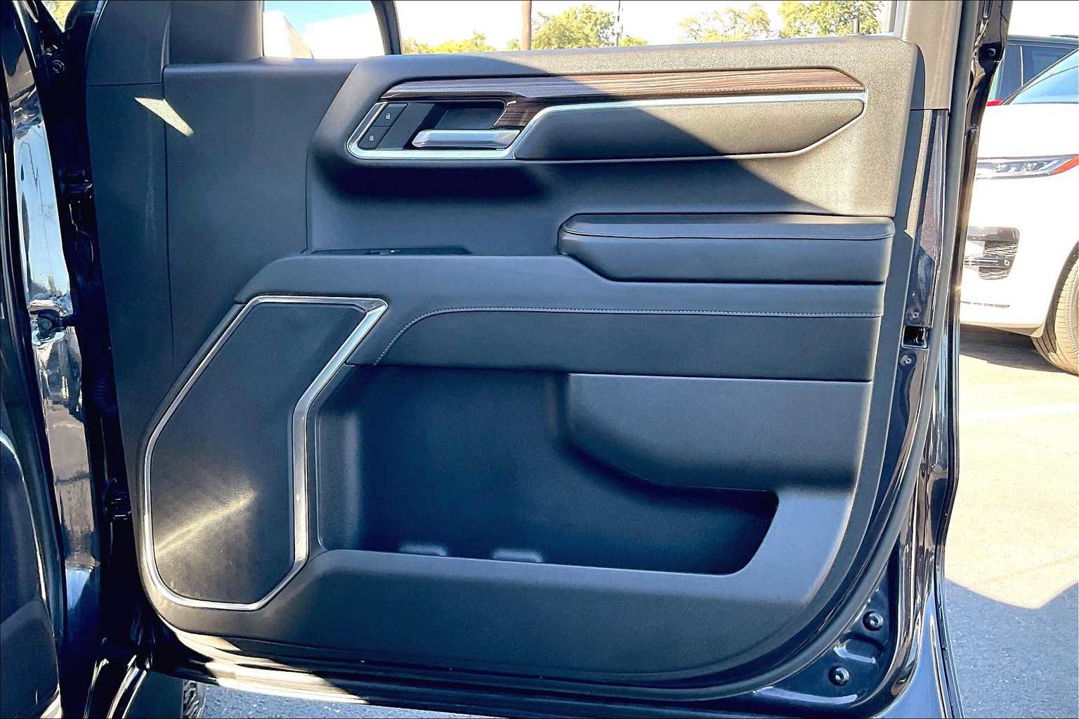 Used 2023 Chevrolet Silverado 1500 RST image 27