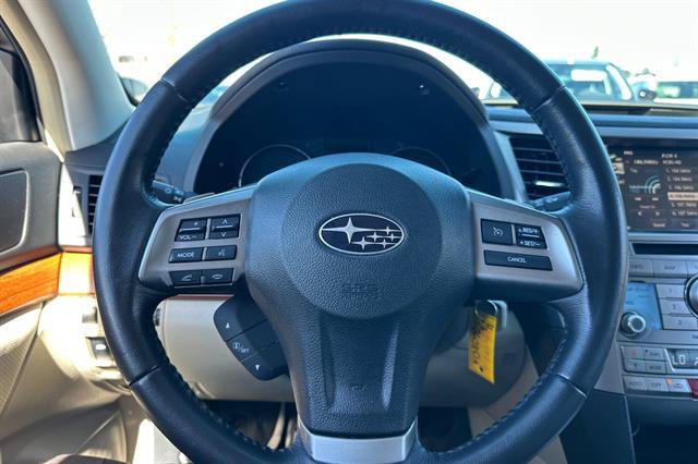 Used 2013 Subaru Outback 2.5i Limited AWD/4WD image 23