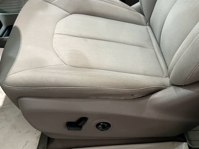 Used 2017 Chrysler Pacifica LX FWD image 18