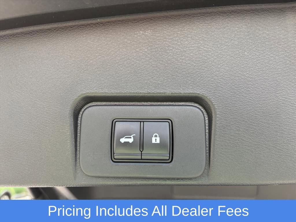 Used 2025 Nissan Rogue SV AWD/4WD image 25