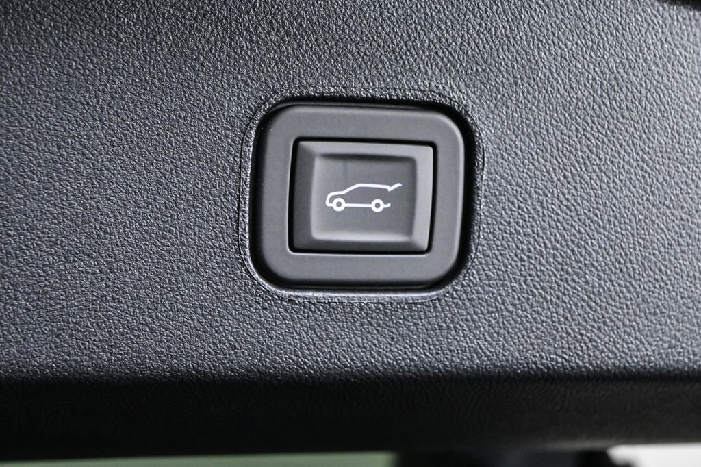 New 2026 Cadillac Lyriq V w/ LPO, Floor Liner Package image 34