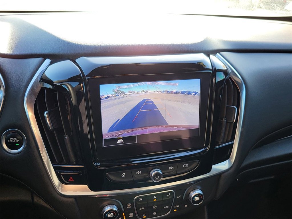Used 2022 Chevrolet Traverse LT image 27