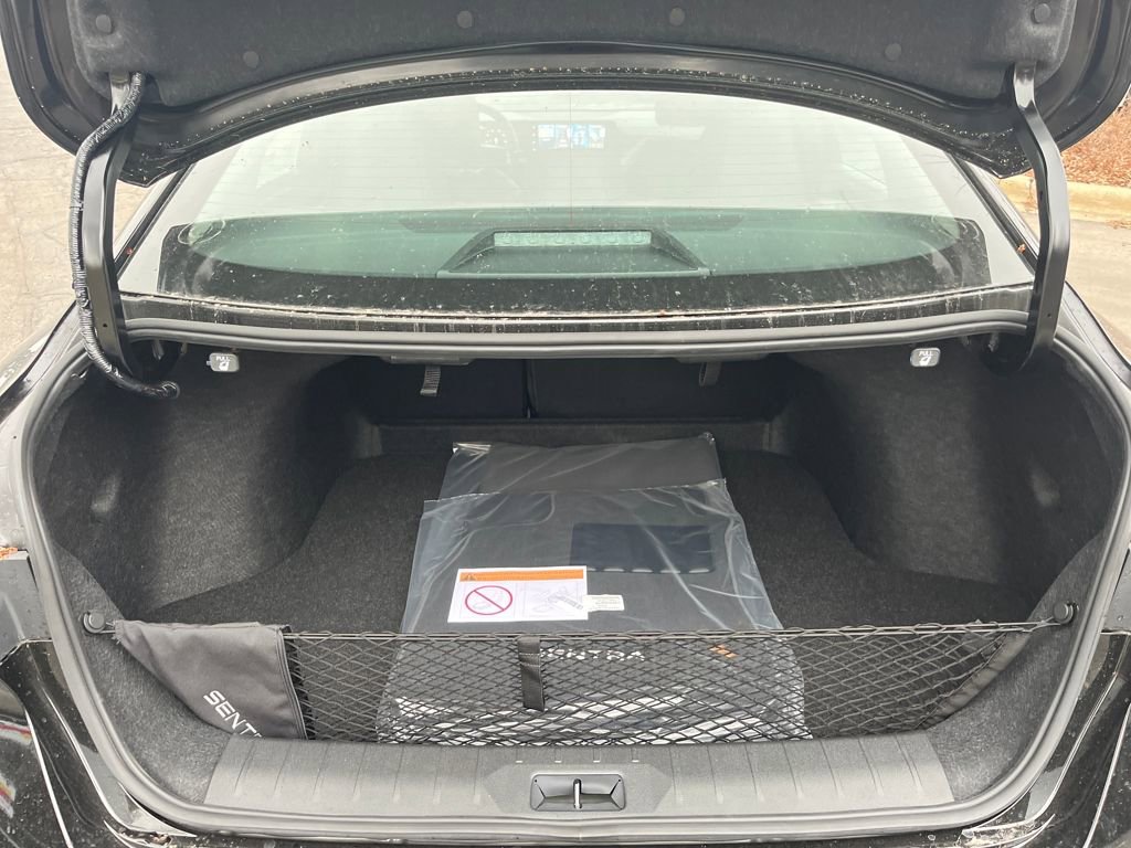 New 2026 Nissan Sentra SR w/ SR Premium Package FWD image 32