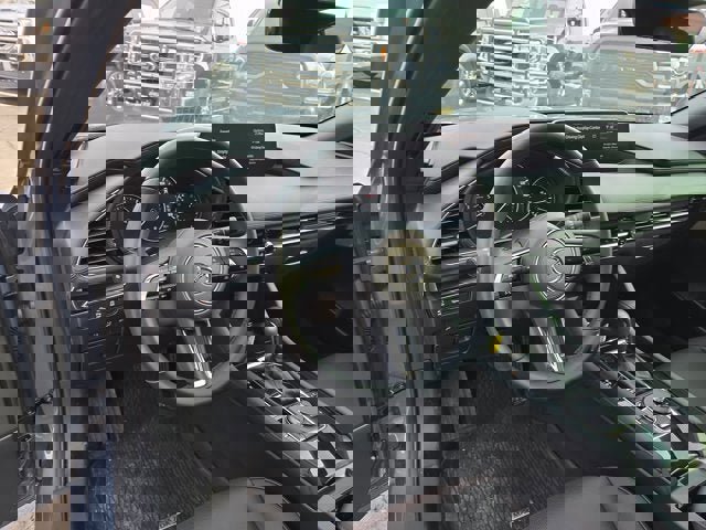 Certified 2025 MAZDA MAZDA3 Hatchback w/ Appearance Package image 8