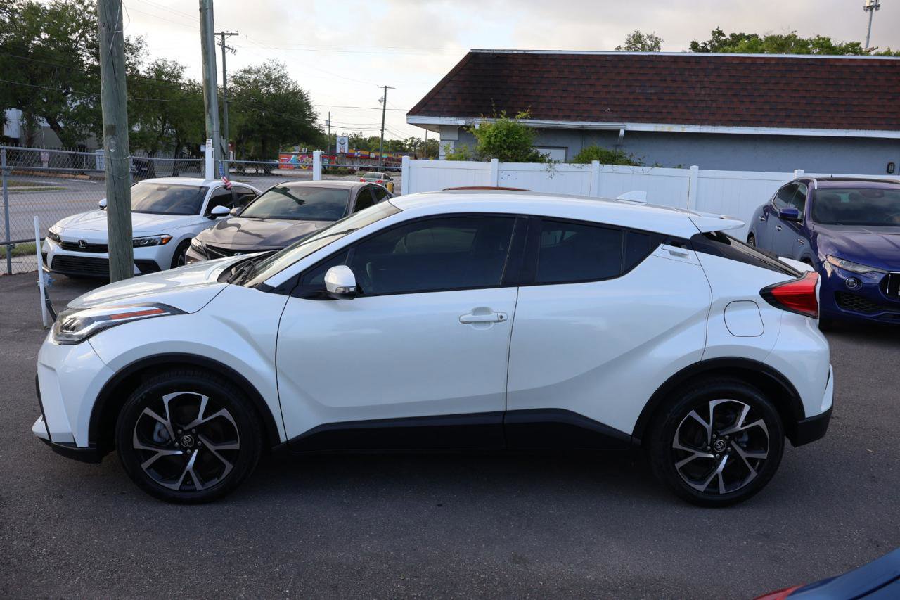 Used 2021 Toyota C-HR XLE image 8