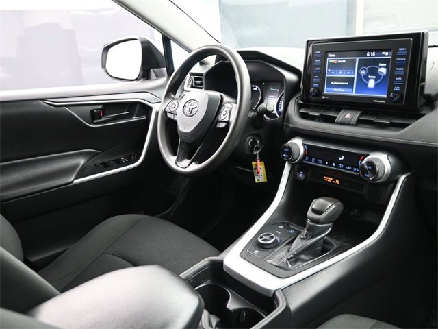 Used 2021 Toyota RAV4 LE image 18