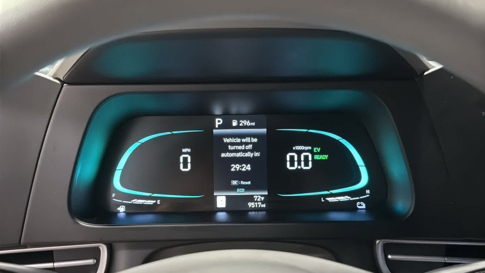 Used 2025 Hyundai Elantra Hybrid FWD image 14