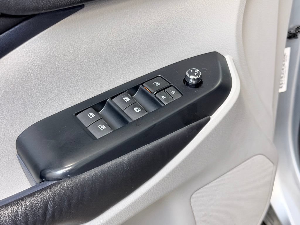 Used 2015 Toyota Highlander XLE AWD/4WD image 10