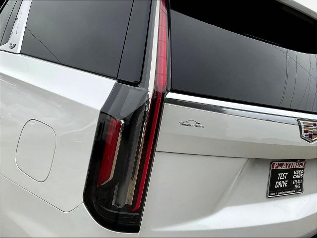 Used 2022 Cadillac Escalade Premium Luxury AWD/4WD image 24