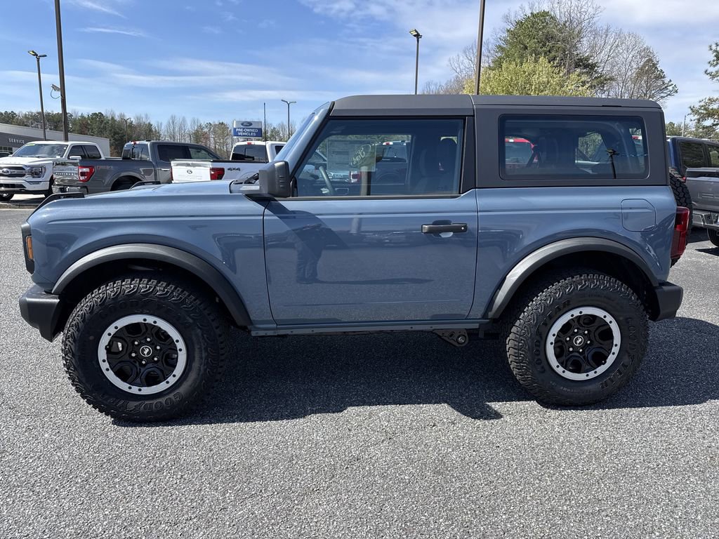 New 2025 Ford Bronco Base image 4