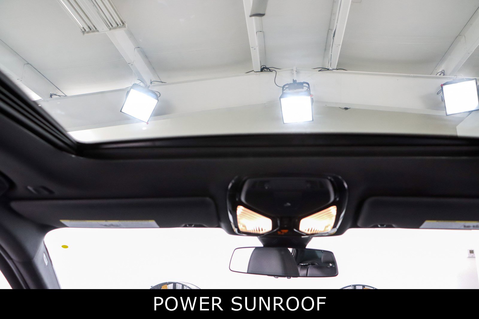 Used 2021 BMW 330i xDrive Sedan w/ Premium Package image 21