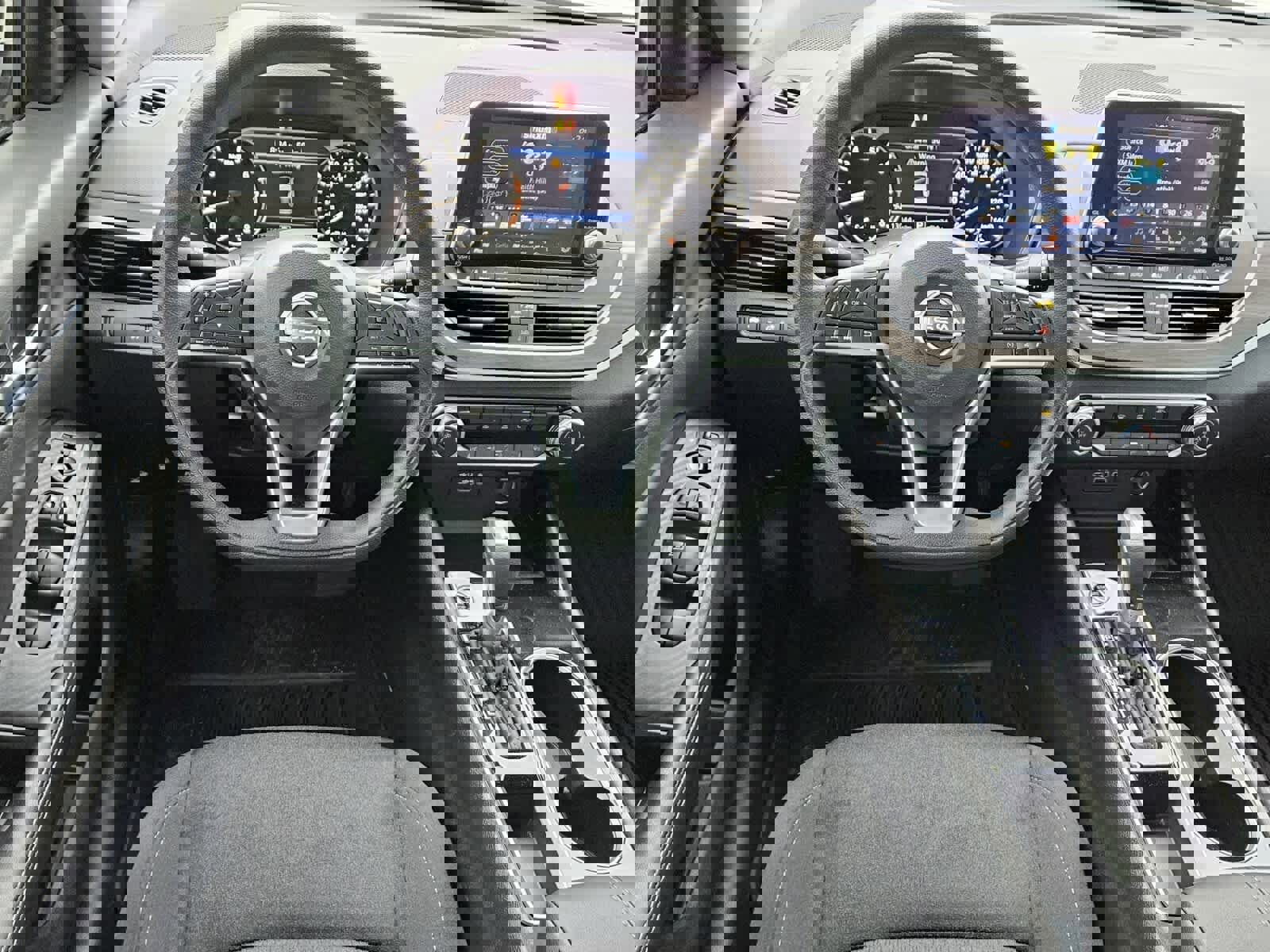 Used 2024 Nissan Altima 2.5 SV image 5