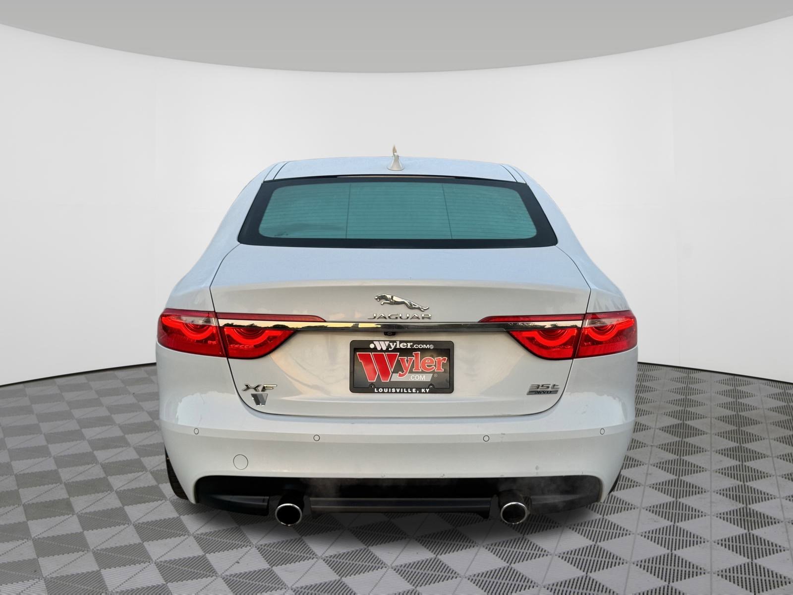 Used 2018 Jaguar XF Portfolio image 19