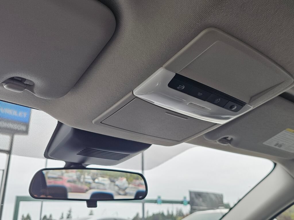 Used 2025 Nissan Sentra S FWD image 17
