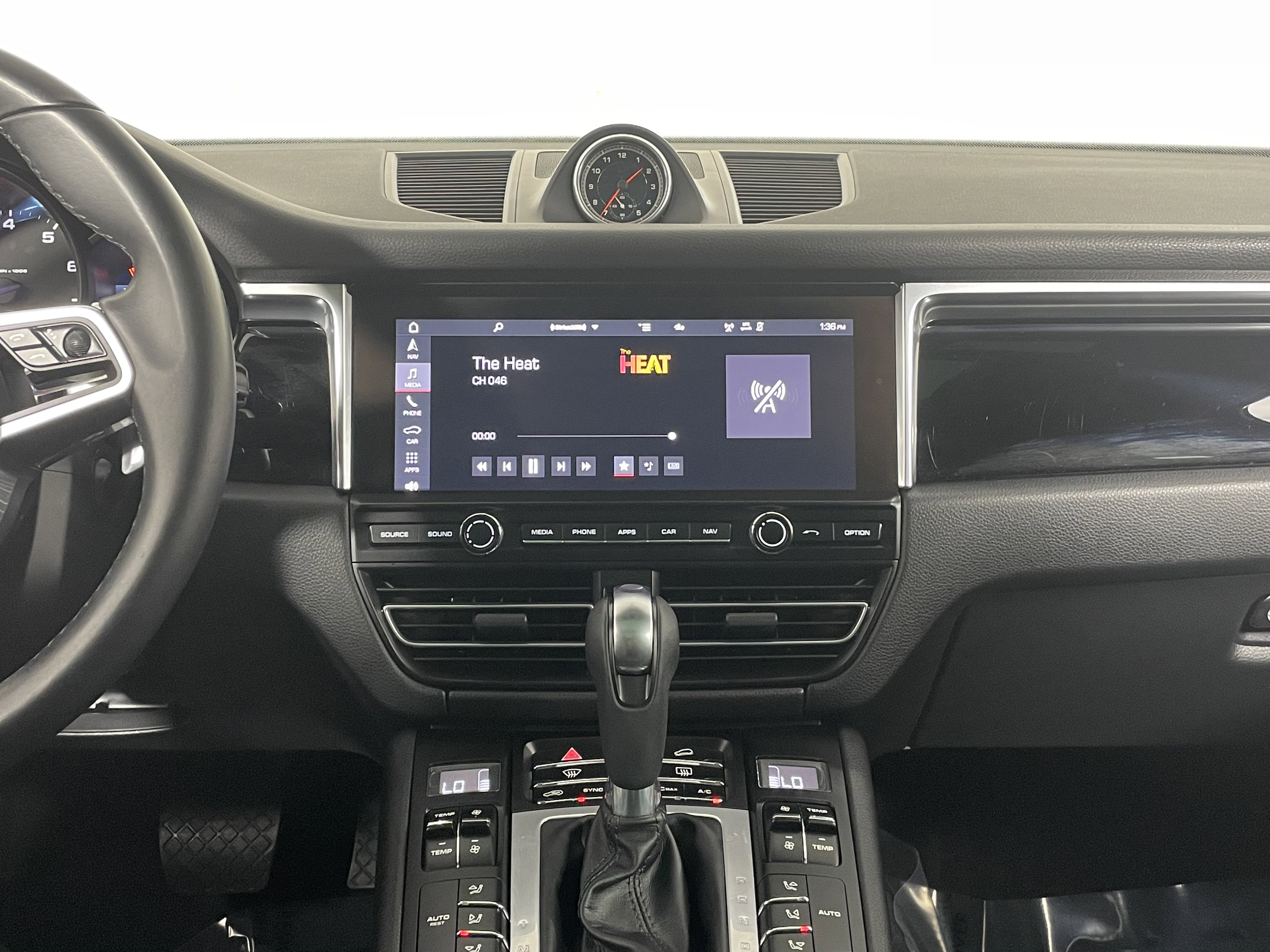 Certified 2021 Porsche Macan image 19