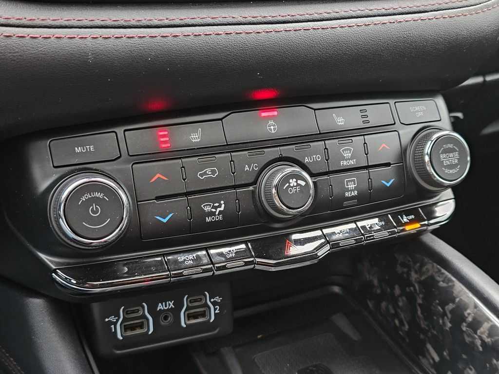 Used 2021 Dodge Durango R/T w/ SRT Interior Appearance Group AWD/4WD image 25