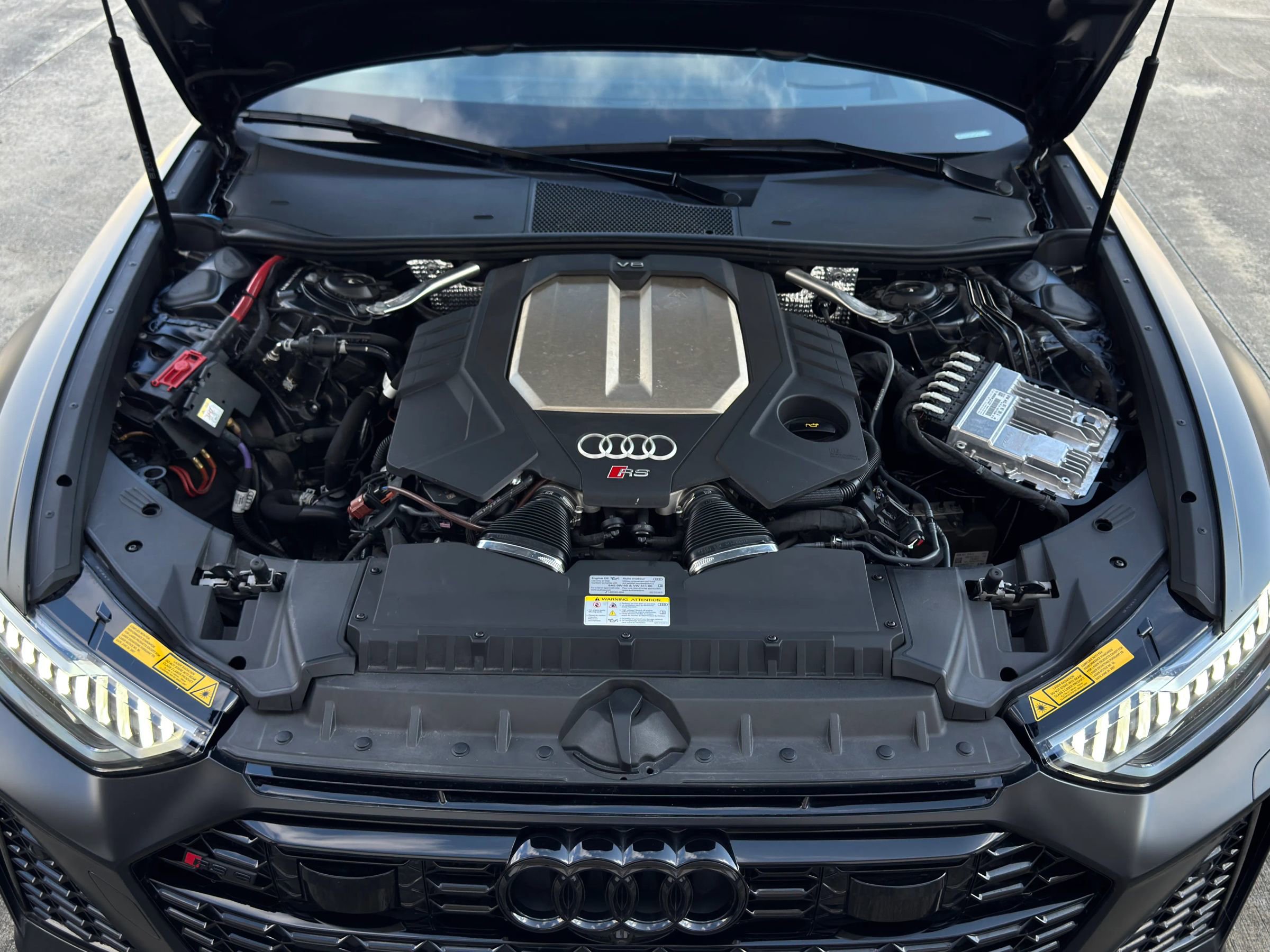 Used 2023 Audi RS 6 w/ Carbon Optic Package image 32