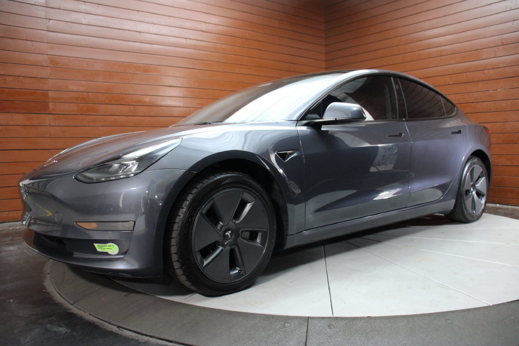 Used 2023 Tesla Model 3 Standard Range RWD image 5