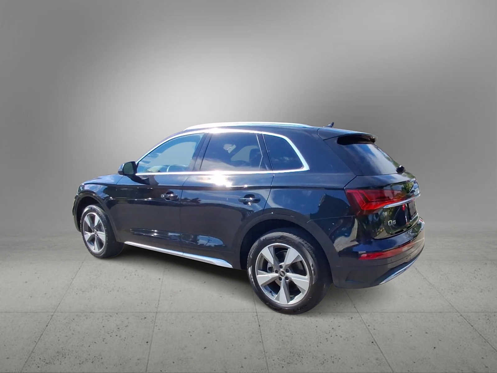 Used 2023 Audi Q5 2.0T Premium w/ Convenience Package AWD/4WD image 6
