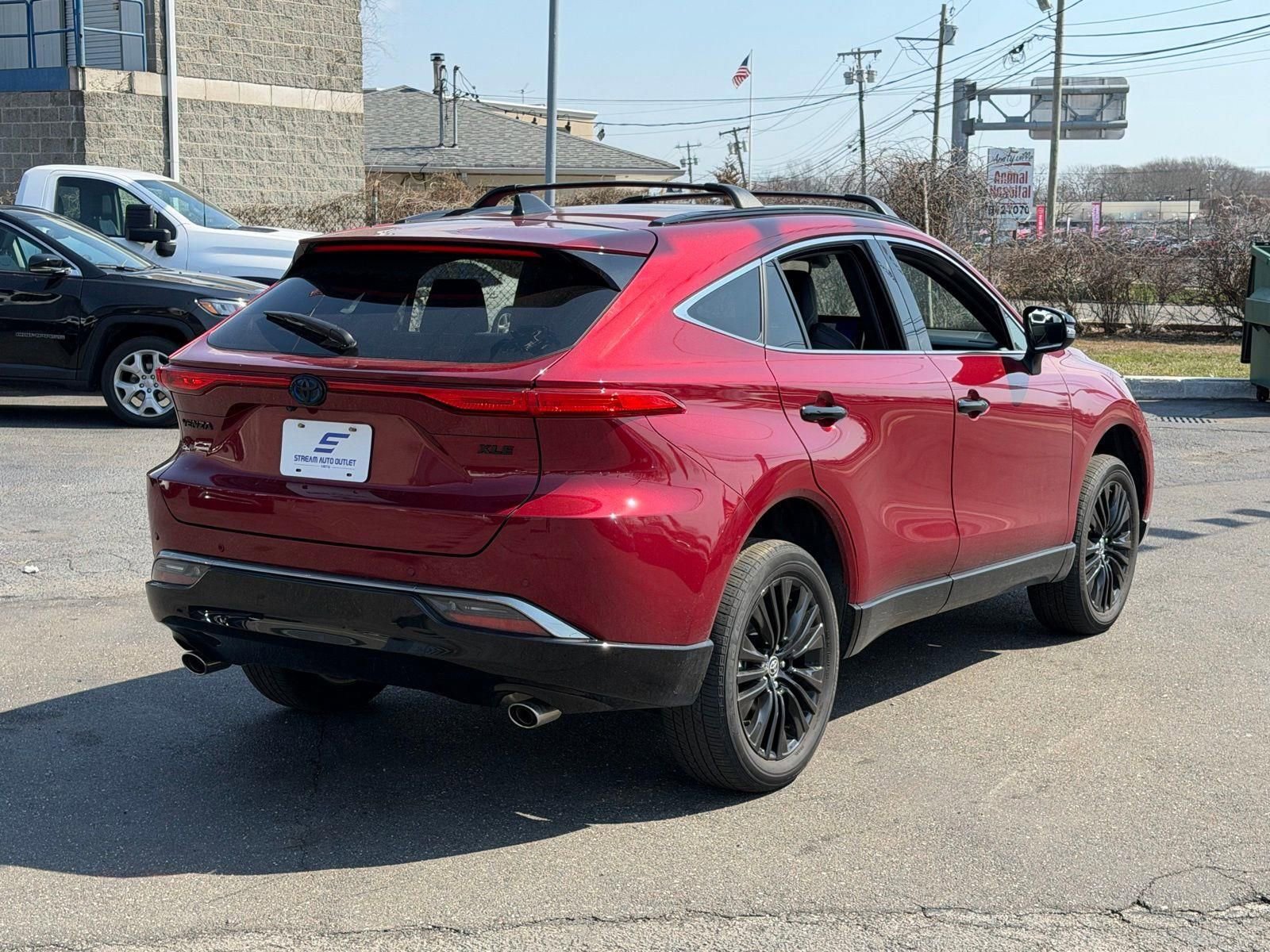 Used 2024 Toyota Venza Nightshade image 8