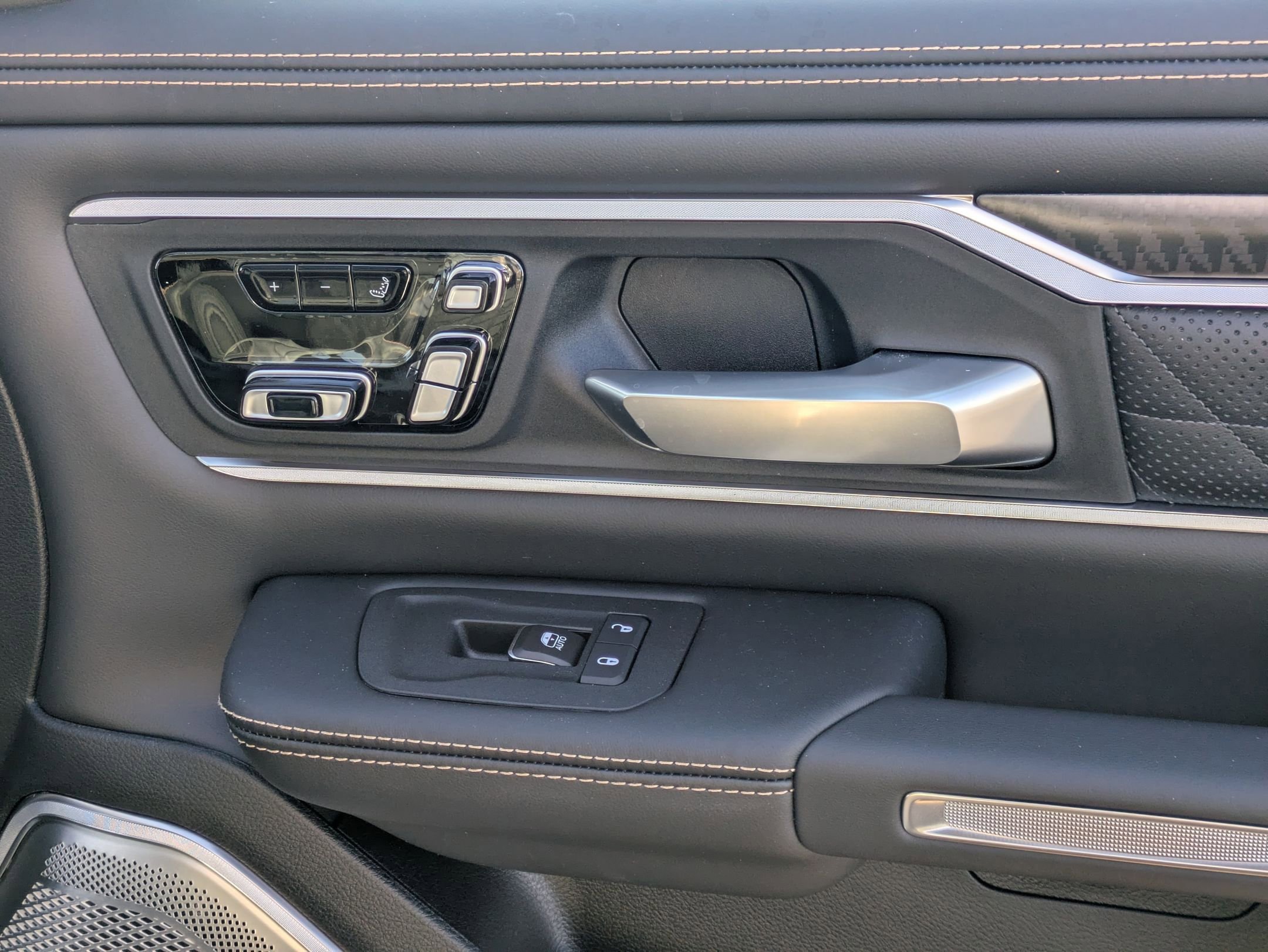 New 2026 RAM 1500 Tungsten w/ Trailer Tow Group AWD/4WD image 31