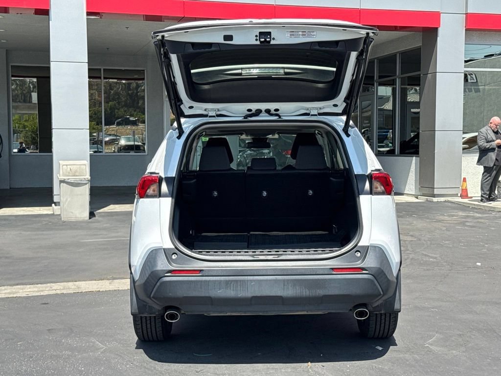 Certified 2022 Toyota RAV4 XLE w/ Convenience Package FWD image 16
