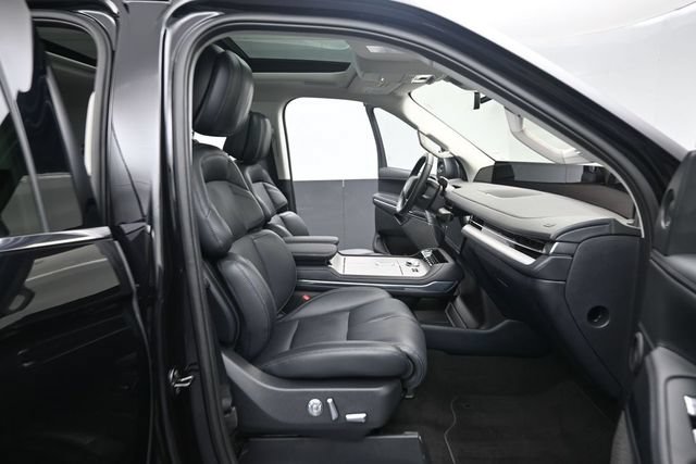 Certified 2025 Lincoln Navigator L Reserve AWD/4WD image 33