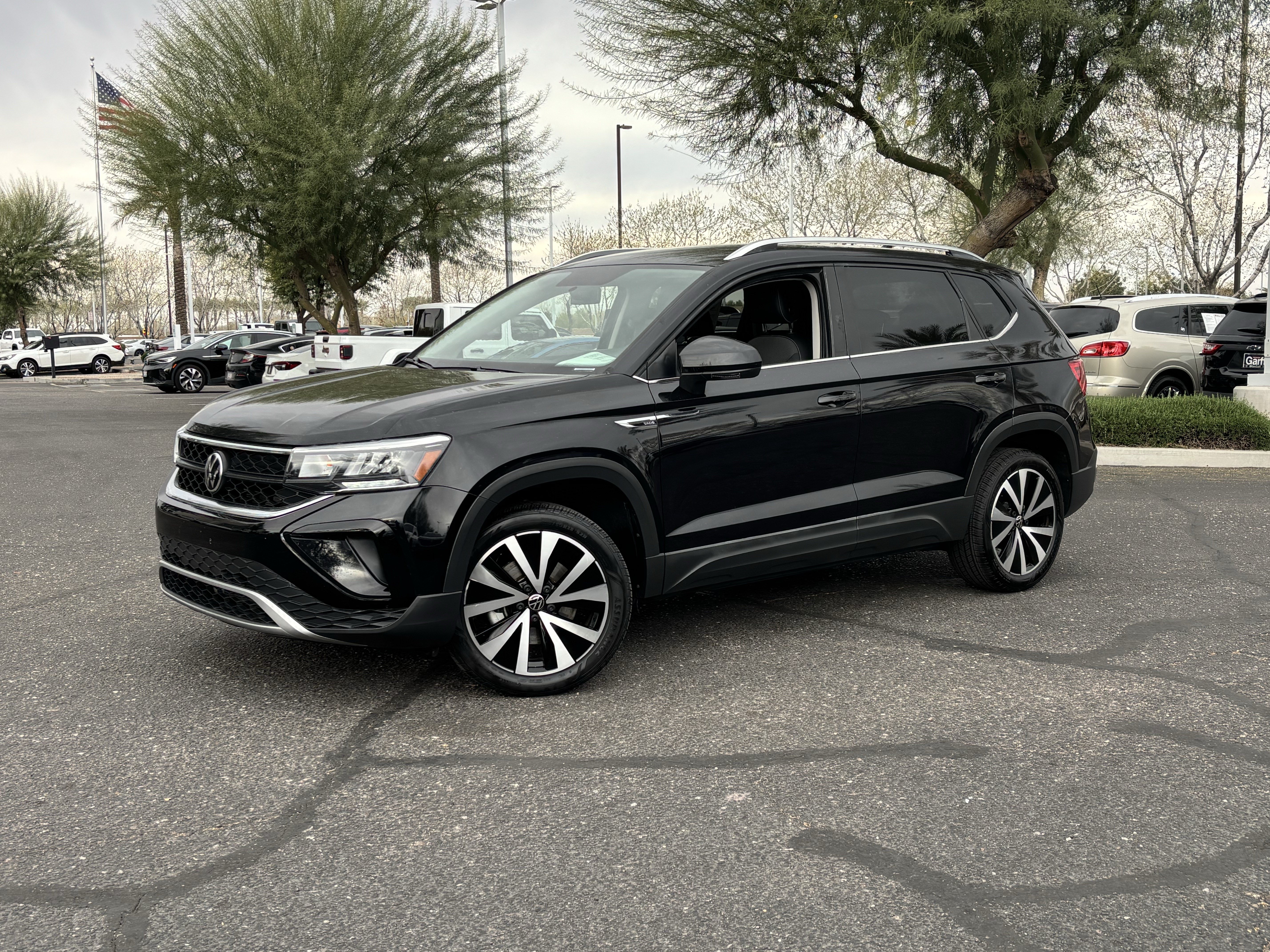 New 2026 Volkswagen Taos SE FWD image 32