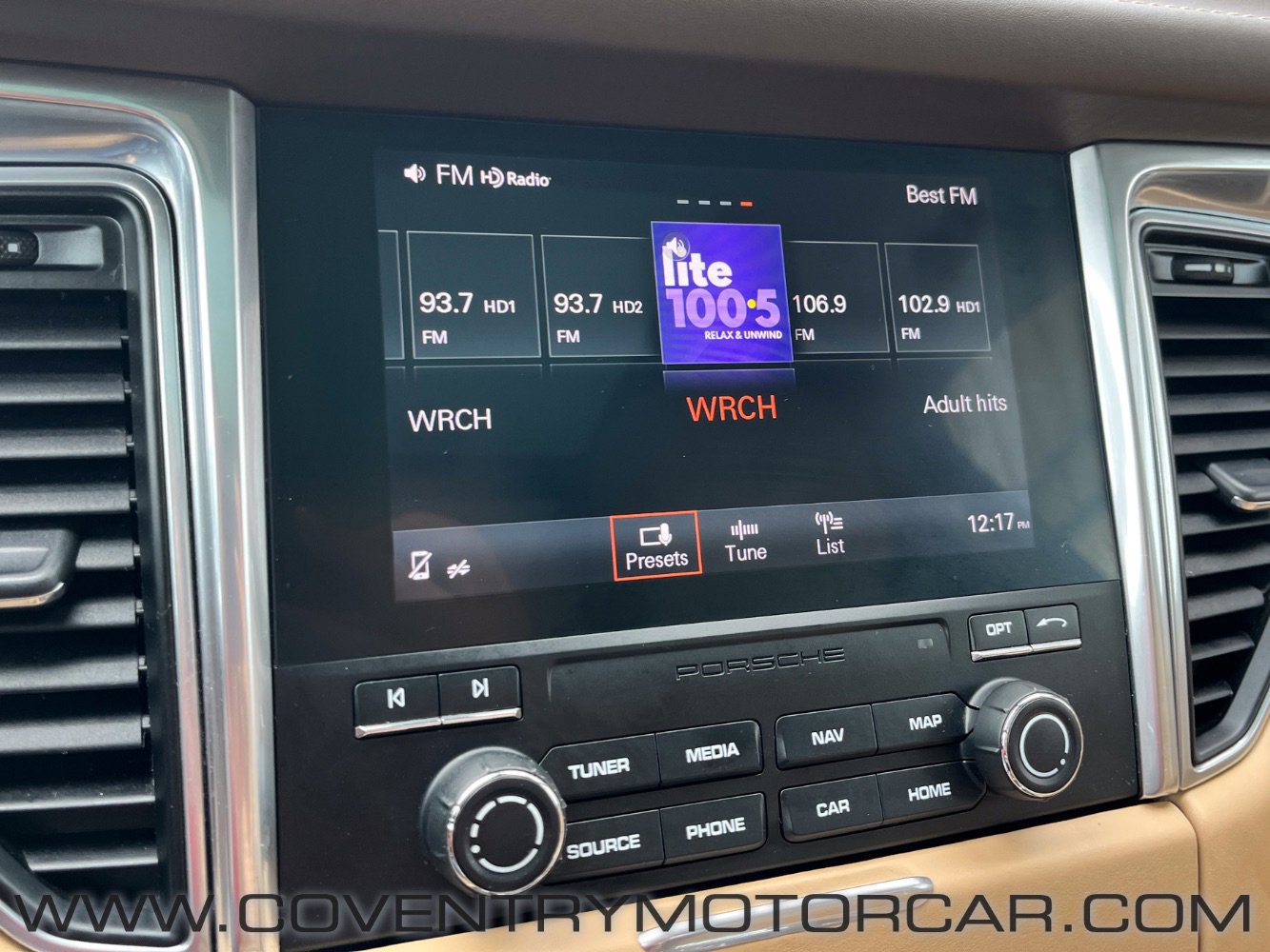 Used 2017 Porsche Macan Turbo image 19