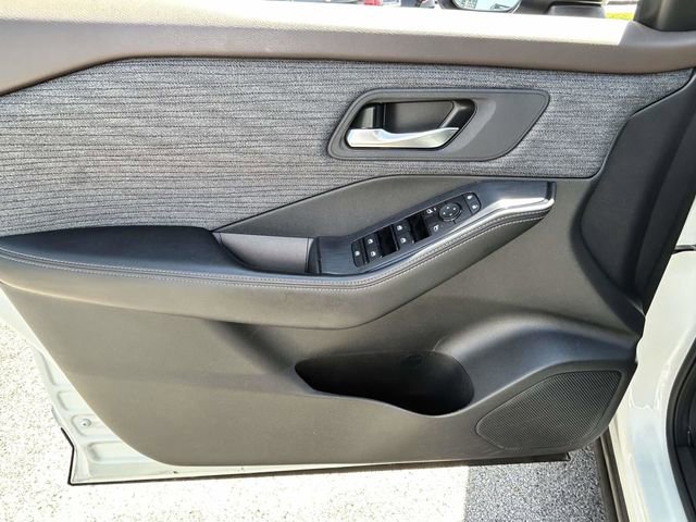Used 2023 Nissan Rogue SV AWD/4WD image 13