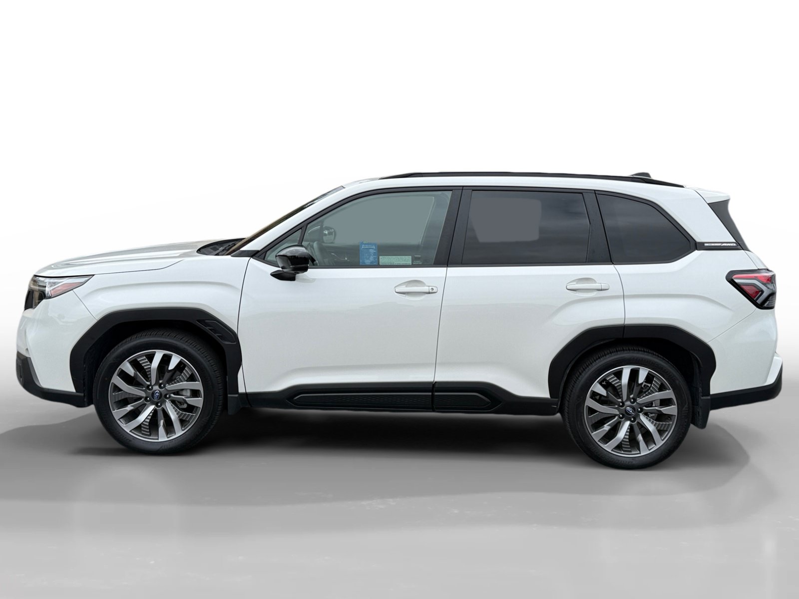 Used 2025 Subaru Forester Touring AWD/4WD image 2