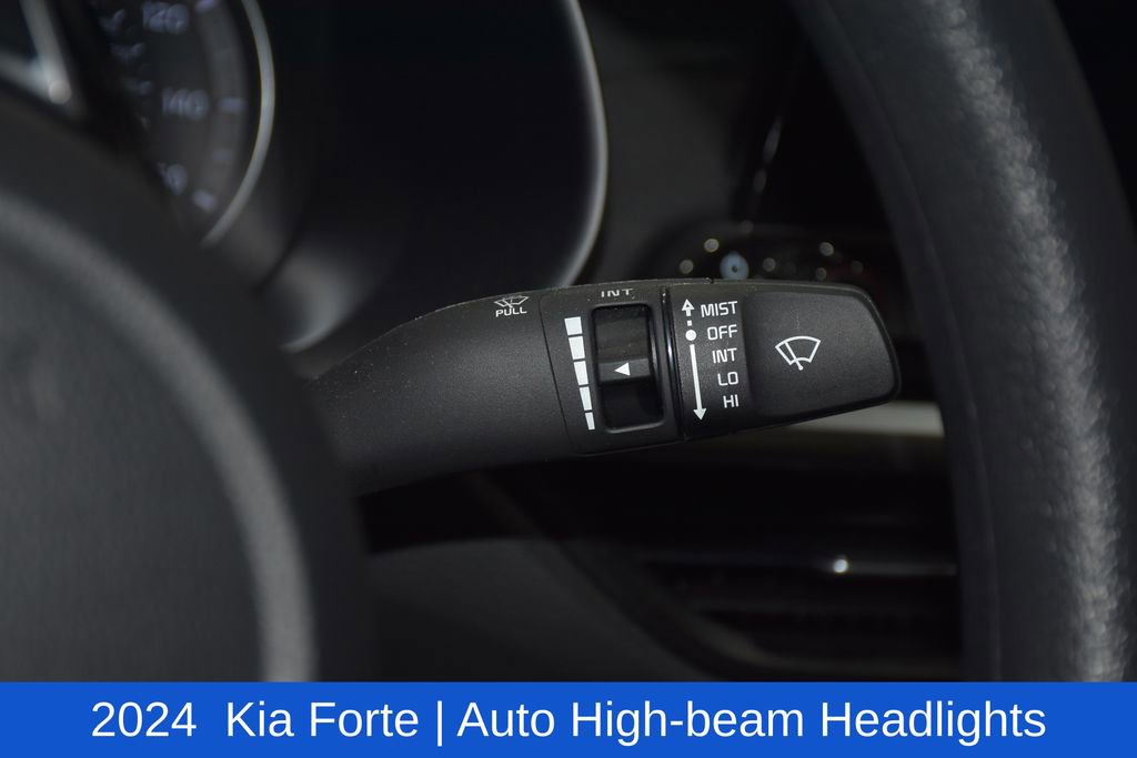 Used 2024 Kia Forte LXS w/ LXS Technology Package image 12