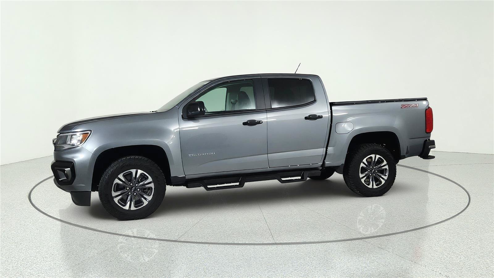 Used 2021 Chevrolet Colorado Z71 AWD/4WD image 2