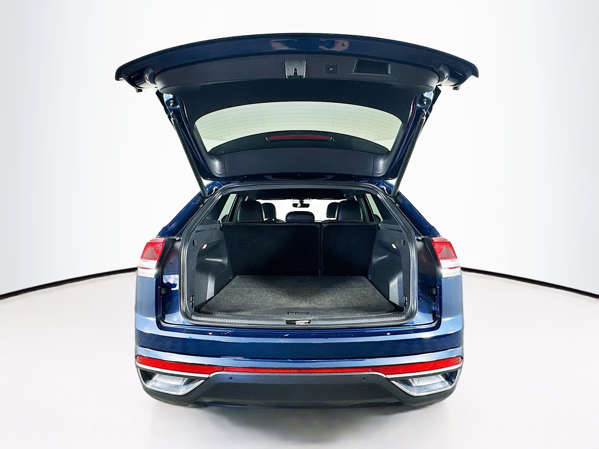 Used 2022 Volkswagen Atlas Cross Sport SE image 28