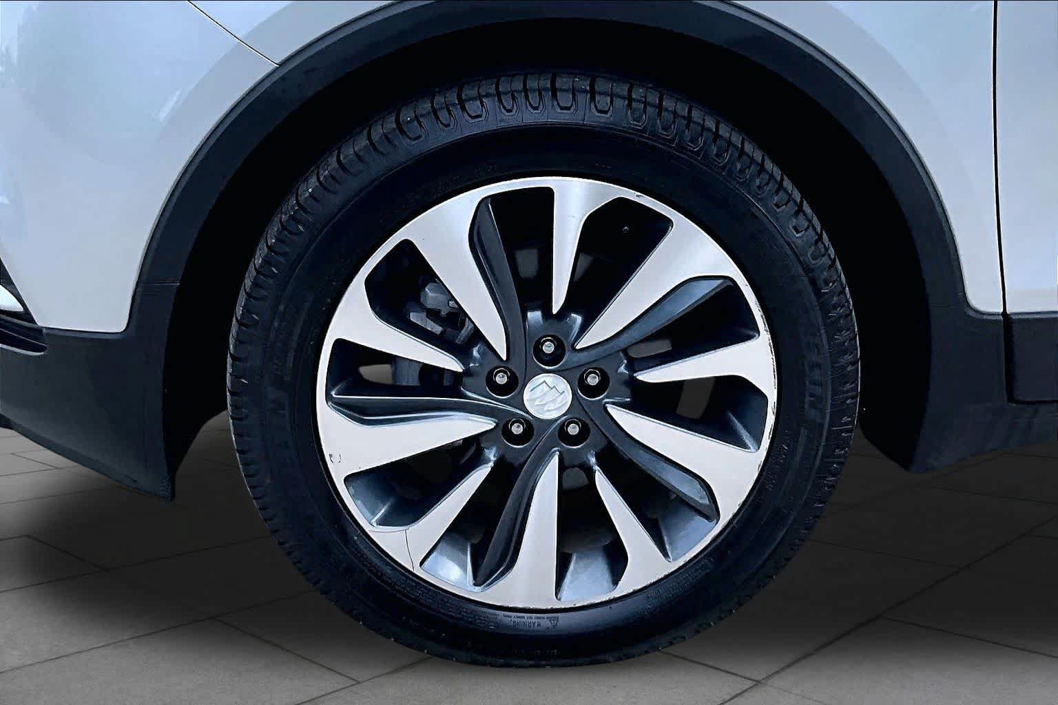 Used 2020 Buick Encore Essence w/ Safety Package II FWD image 11