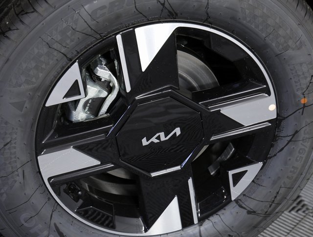 Certified 2026 Kia Sportage LX image 7