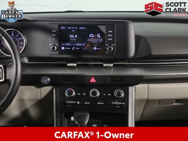 Used 2022 Kia Carnival LX FWD image 24