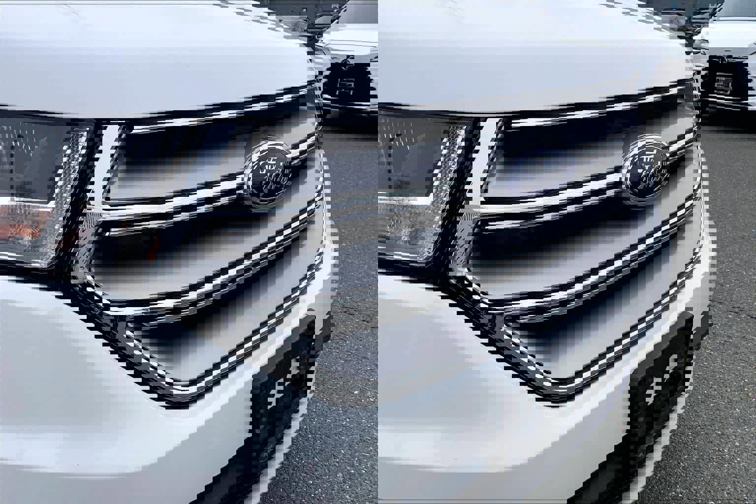 Used 2017 Ford Edge SEL w/ Equipment Group 201A image 30