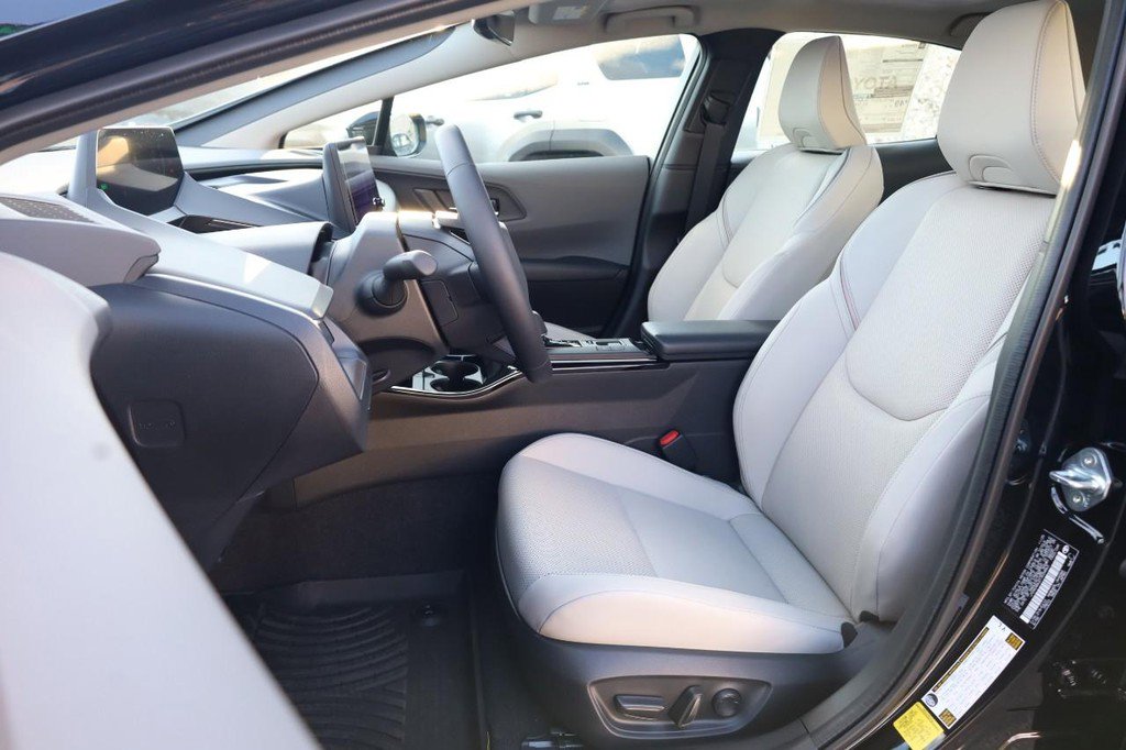 New 2026 Toyota Prius XLE image 8