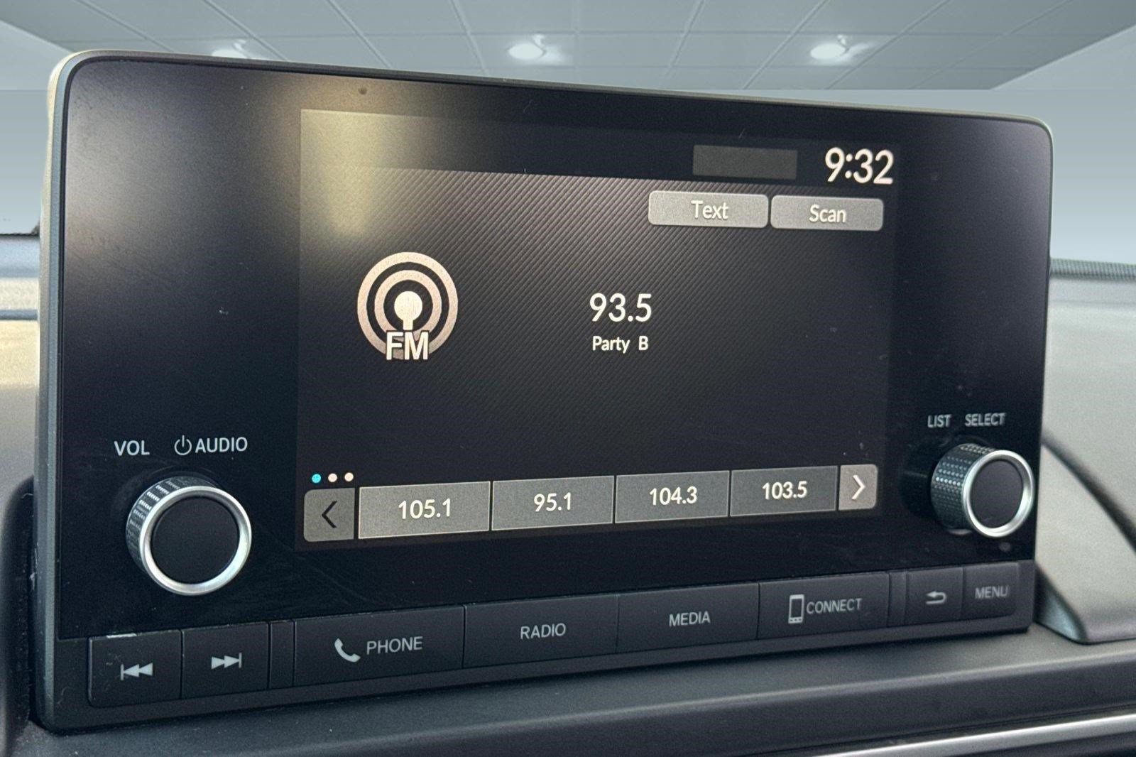 Certified 2023 Honda Pilot LX image 21