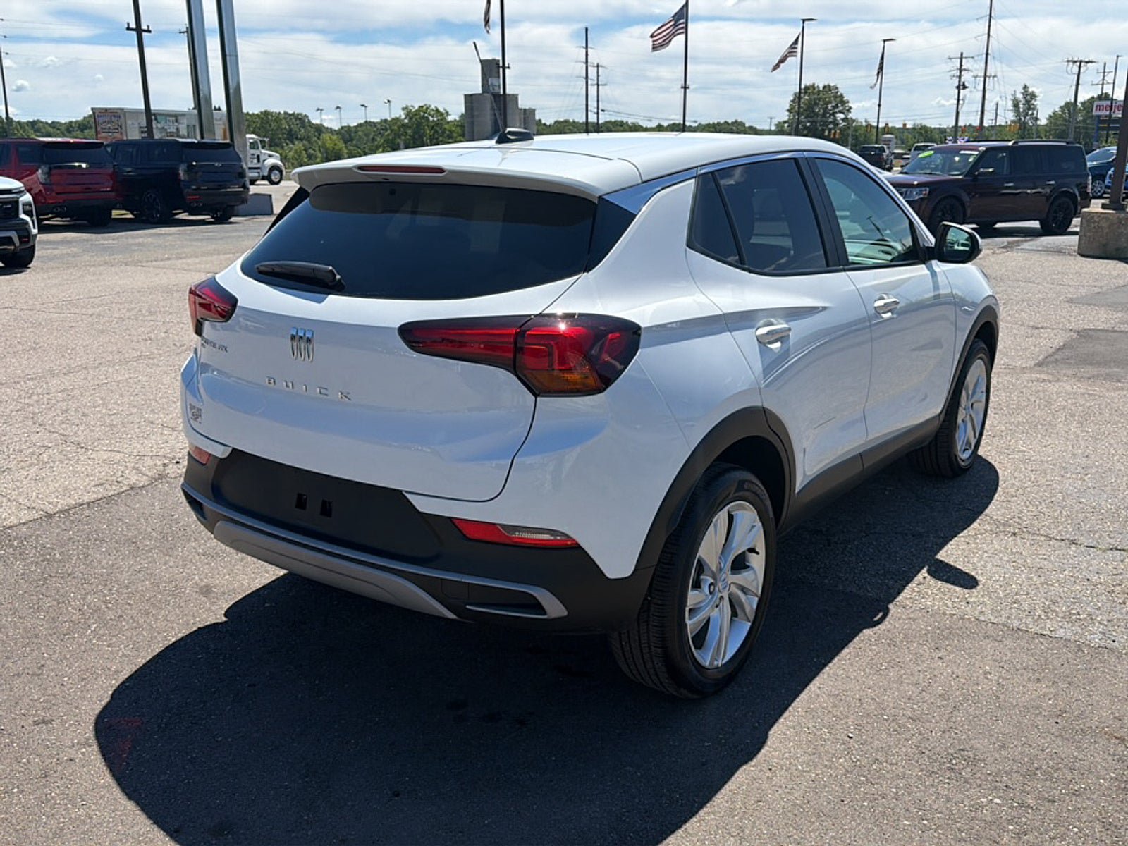 Used 2024 Buick Encore GX Preferred AWD/4WD image 4