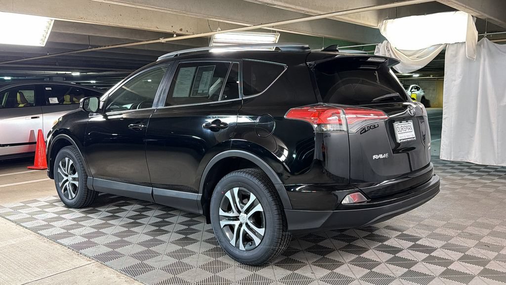 Used 2016 Toyota RAV4 LE AWD/4WD image 6