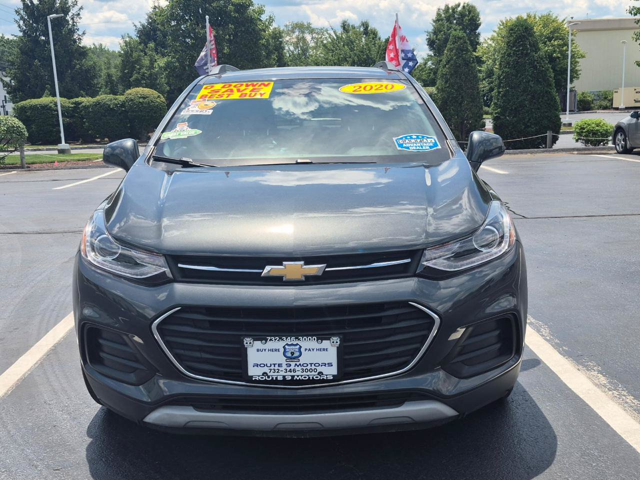 Used 2020 Chevrolet Trax LT w/ Driver Confidence Package FWD image 2