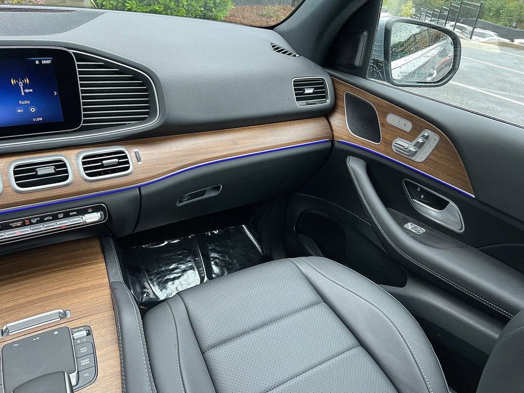 Used 2025 Mercedes-Benz GLE 350 4MATIC w/ Winter Package image 36
