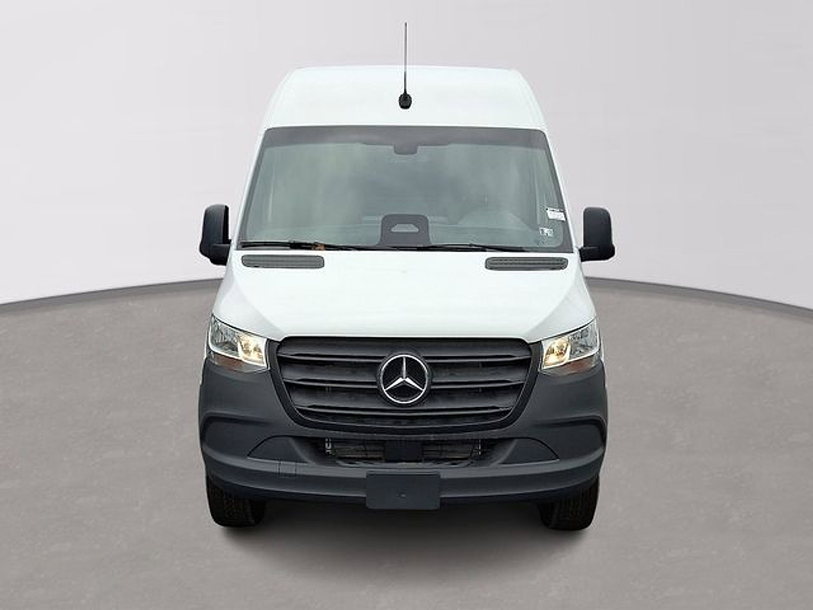 Used 2025 Mercedes-Benz Sprinter 2500 image 2