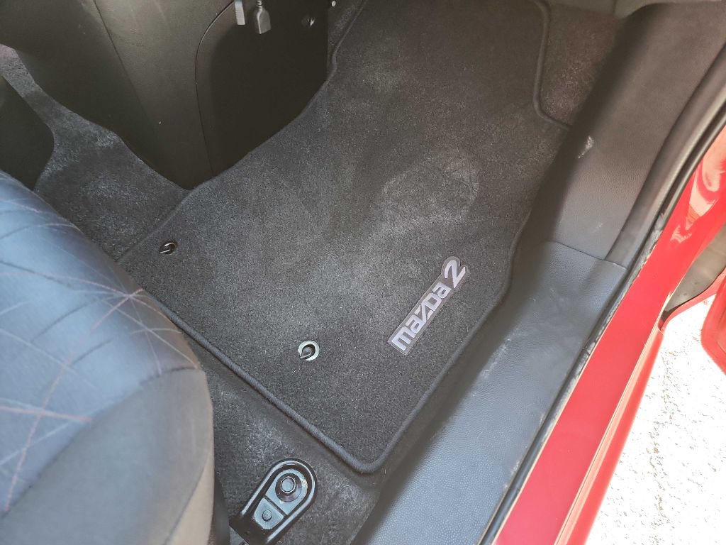 Used 2011 MAZDA MAZDA2 Sport FWD image 26